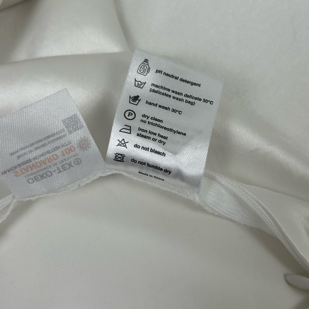 Blissy 100% Mulberry Silk Queen Pillowcase White - Picture 8 of 8